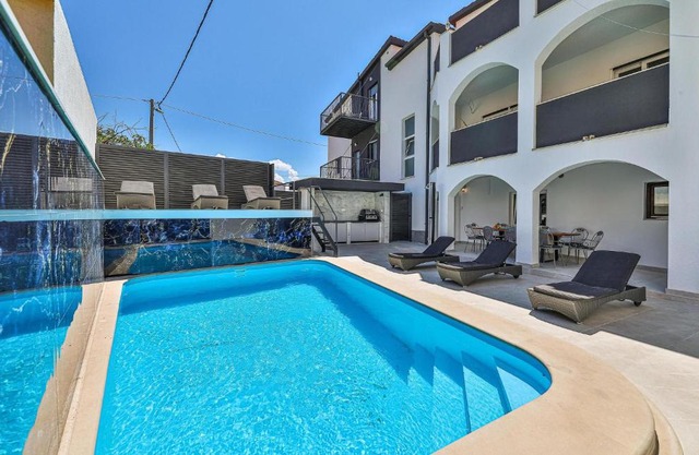 2 Bedroom Lovely Apartment In Kastel Gomilica in Kaštela