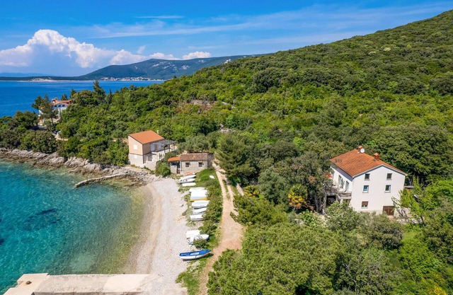 Accommodation Cres 