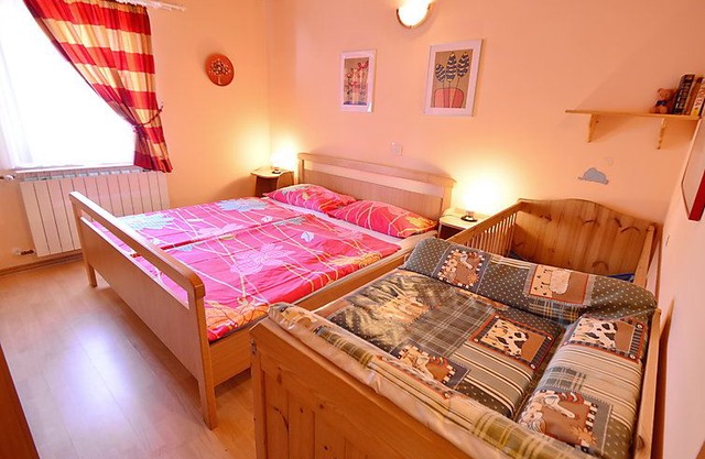 5 bedroom Villa, sleeps 11 in Lovran with Pool, Air Con and WiFi in Tuliševica