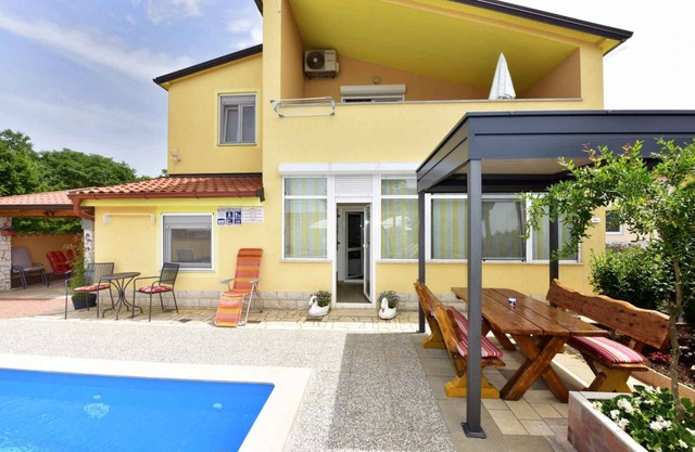 60 m² Apartment ∙ 3 bedrooms ∙ 4 guests