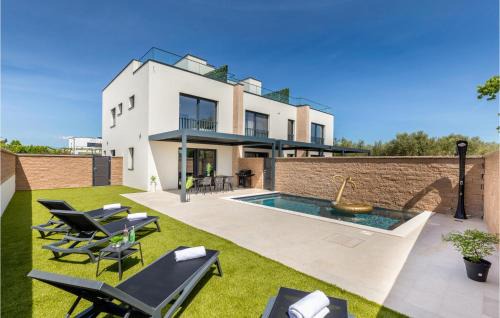 Amazing Home In Peroj