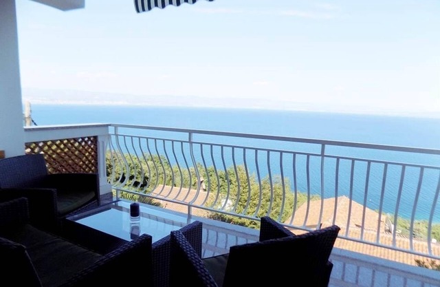 Draga Seaview Terrace Air Condition 