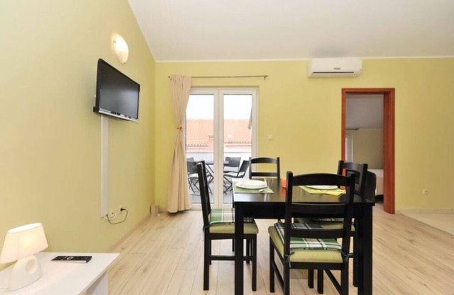 Ferienwohnung Srima Für Personen 
