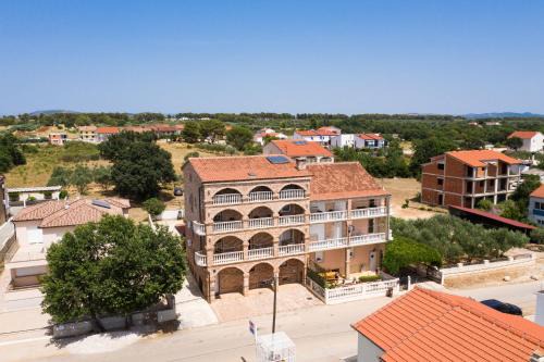 Adelheid Biograd 