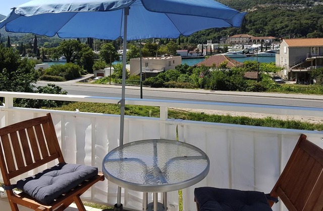 Apartments, Dubrovnik in Süddalmatien - 2 persons in Rozat
