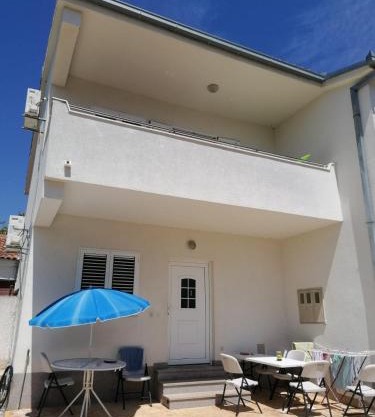 Apartments with a parking space Vinisce, Trogir - 16439 in Vinišće