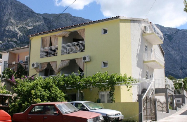 Apartments with parking space Baska Voda, Makarska - 6827 in Baška Voda