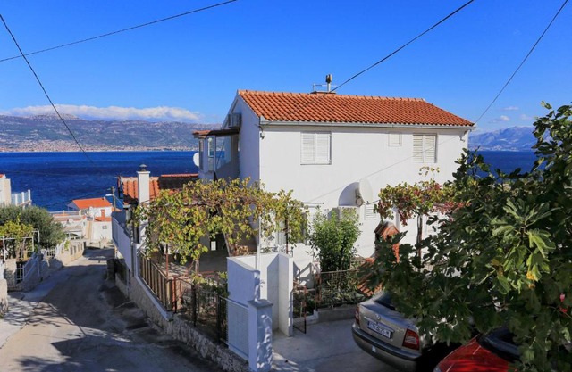 Apartments with parking space Slatine - Ciovo - 2030 in Trogir
