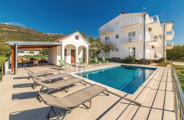 Awesome apartment in Kastel Luksic in Kastel Luksic