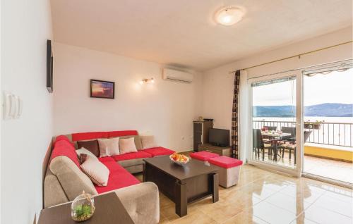 Beach Front Apartment In Komarna With Wifi in Komarna