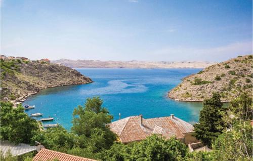 Beautiful Apartment In Cesarica With Wifi