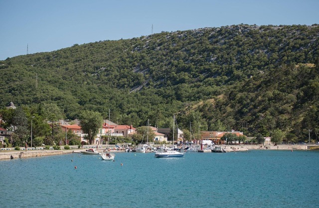 Holiday apartment Bakarac for 1 - 6 persons with 2 bedrooms - Row house in Bakarac