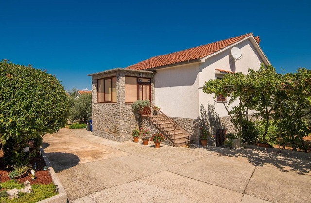 Holiday apartment Malinska for 1 - 4 persons with 2 bedrooms - Holiday apartment in Malinska