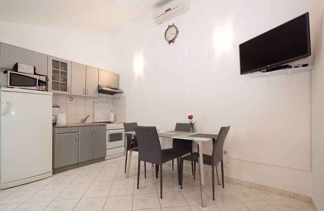 Holiday home with air conditioning