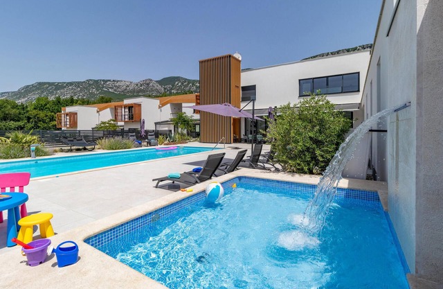 Luxurious home in Grizane with sauna