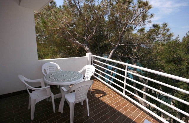 One bedroom apartment with terrace and sea view Mandre, Pag (A-6474-c)
