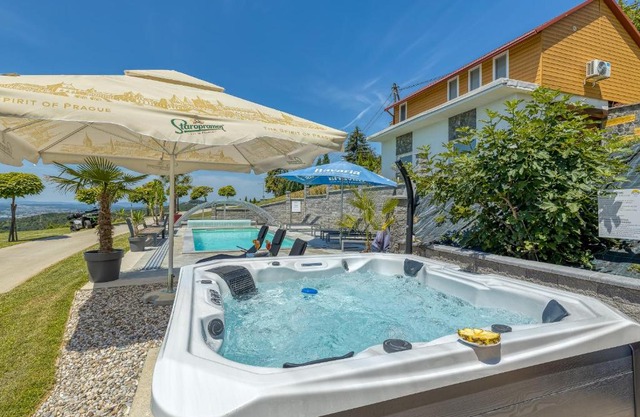 Whirlpool Villa 