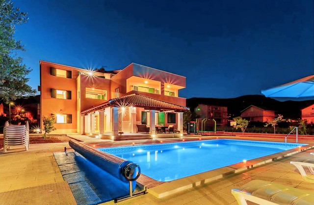 Villa Rusula top floor apartment A5 in Rudine