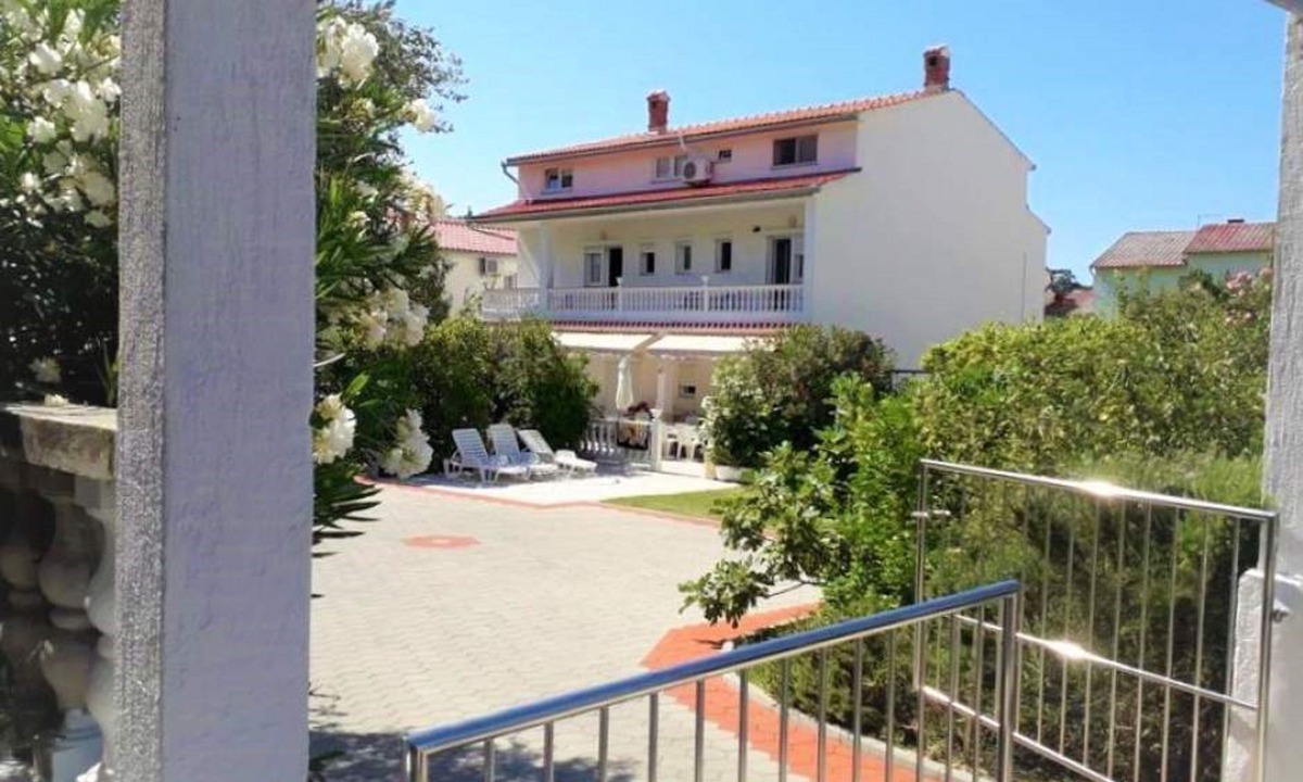 Palit House | Charming Palit Kroatien Holiday House With Garden