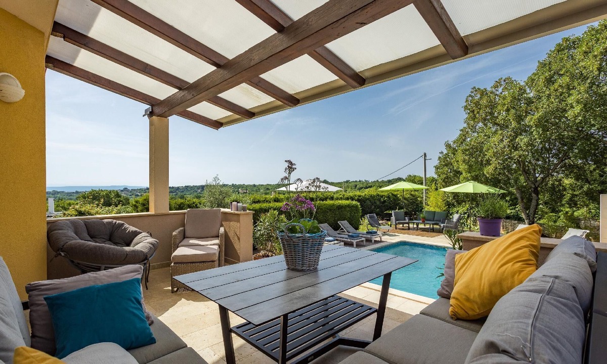 Rakalj House | "Villa Krase" with saltwater pool and sauna