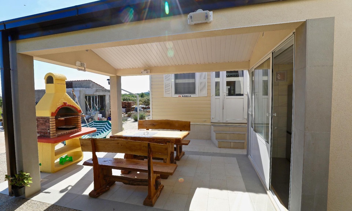 Sucuraj House | Manora Sucuraj pool guest house
