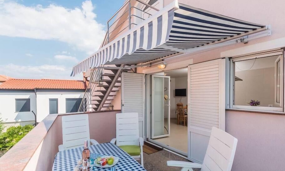 Klimno Apartment | Apartment for 2 persons + 2 children approx. 43 qm in Klimno, Kvarner Bay (Krk)
