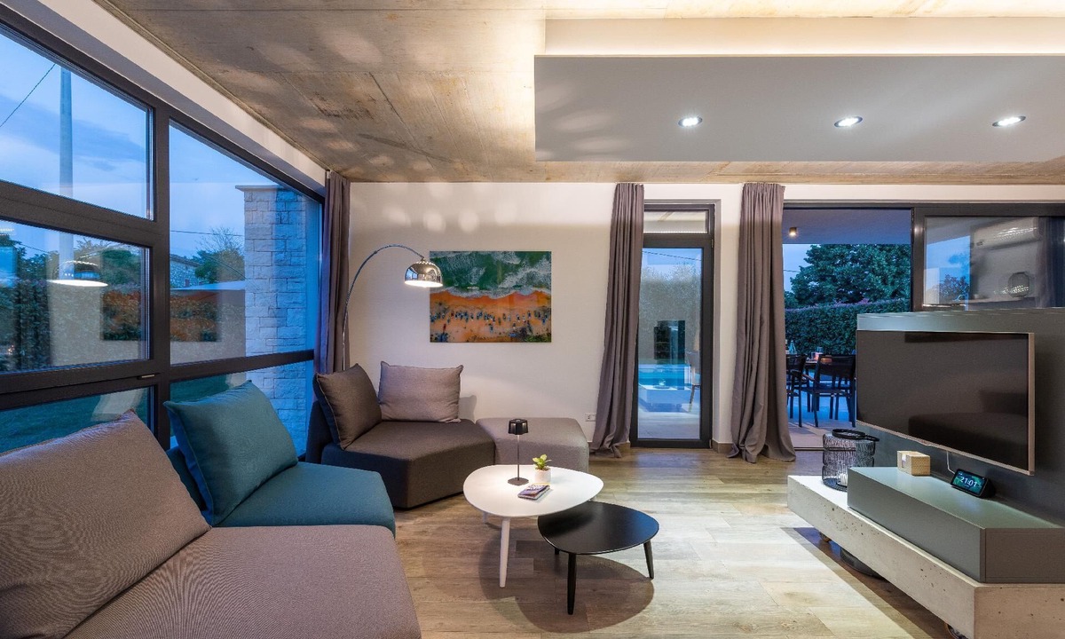 Dracevac House | Holiday home in Dračevac with large pool