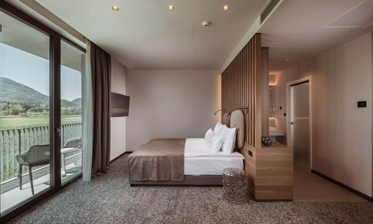 Vransko Hotel | Hotel Grof