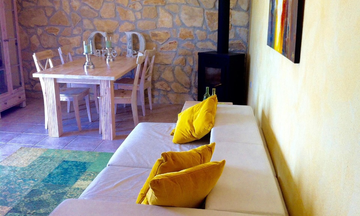 Novigrad House | Holiday apartment with a balcony near the beach