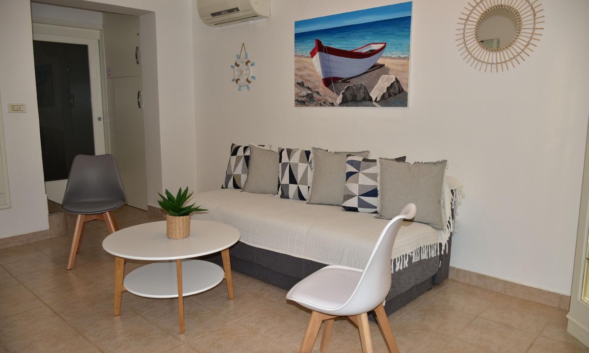 Mareda House | Holiday home with view of the water