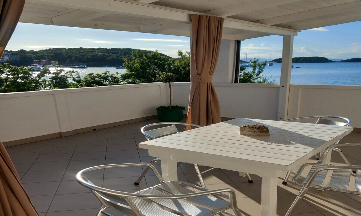 Supetarska Draga House | Guest House Green Corner Supetarska Draga