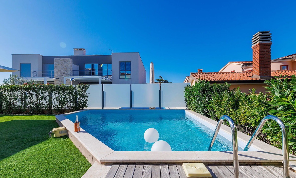 Basanija House | Stunning villa for 5 guests with private pool, A/C, WIFI, TV, terrace and parking