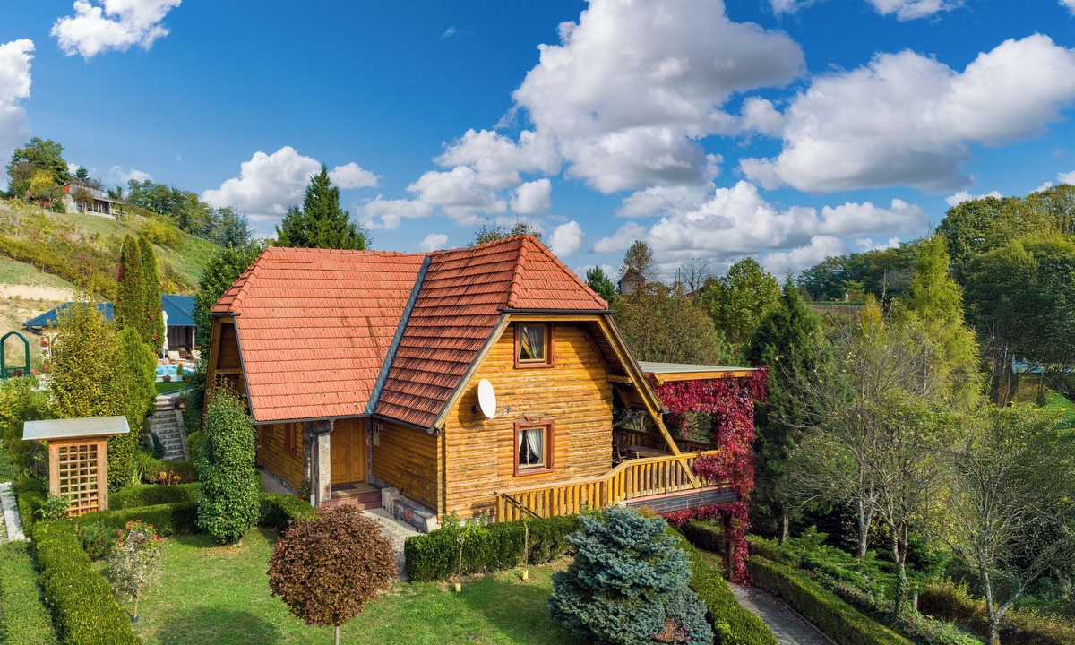 Donja Voca House | Gorgeous Chalet With Pool & Spa, Donja Voća, Croatia