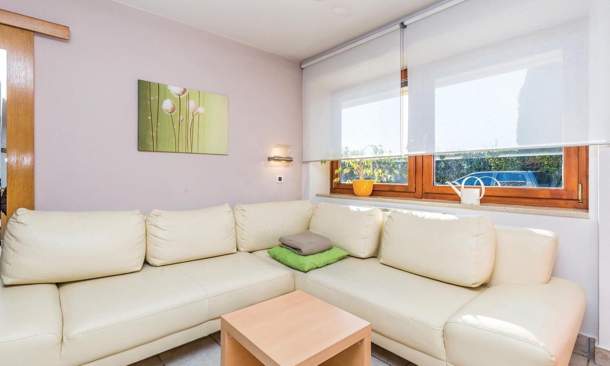 Sarsoni Apartment | Beach front apartment in Rijeka with WiFi