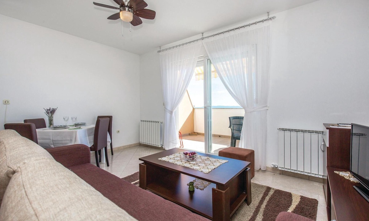 Smrika Apartment | 1 bedroom beach front apartment in Smrika