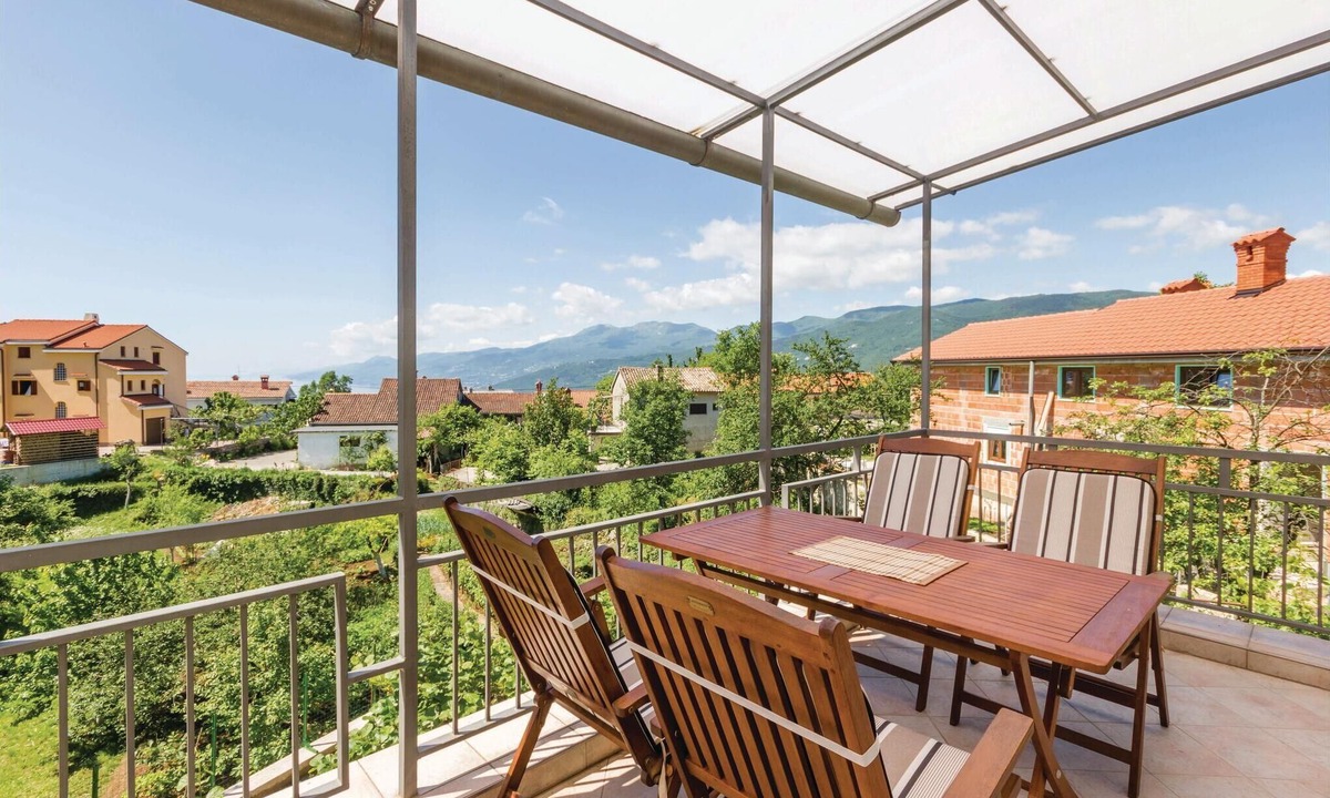 Sarsoni Apartment | Beach front apartment in Matulji