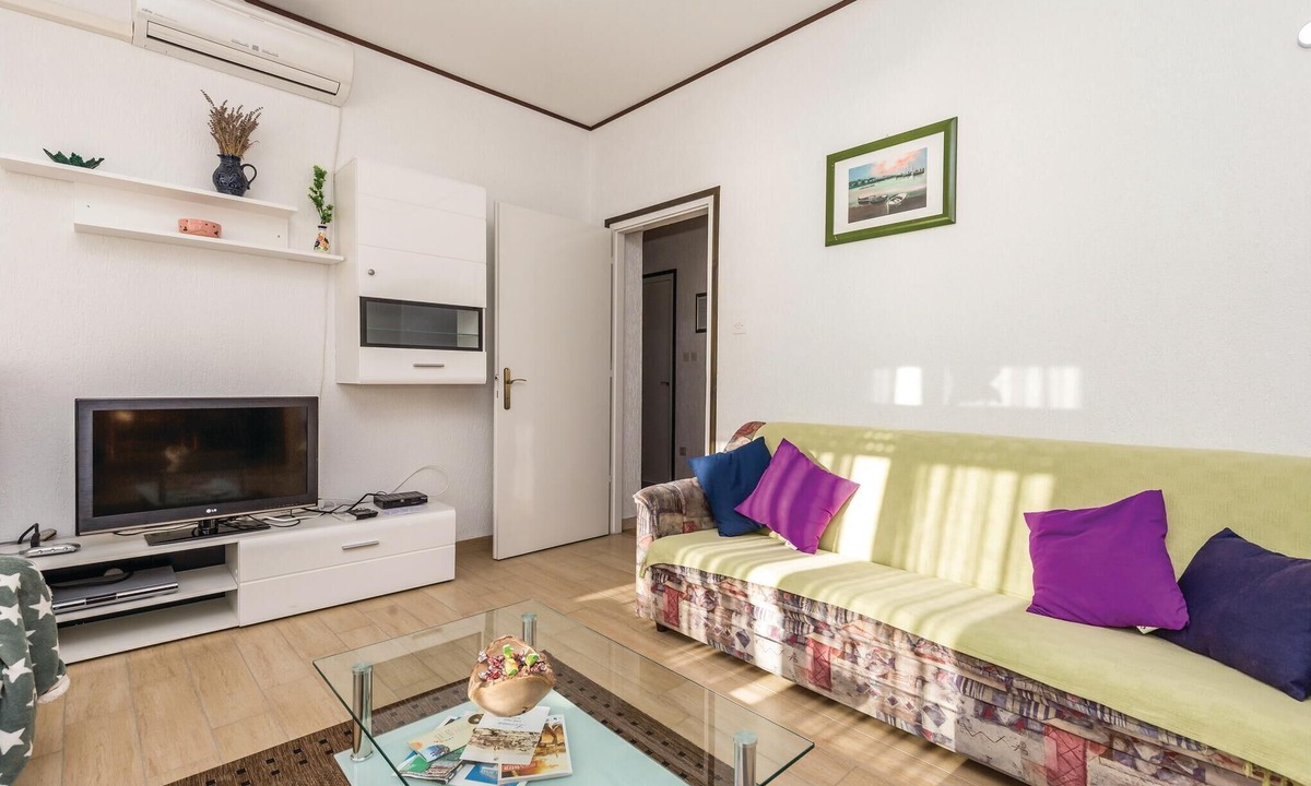 Lovran Apartment | Nice apartment in Lovran with house sea view