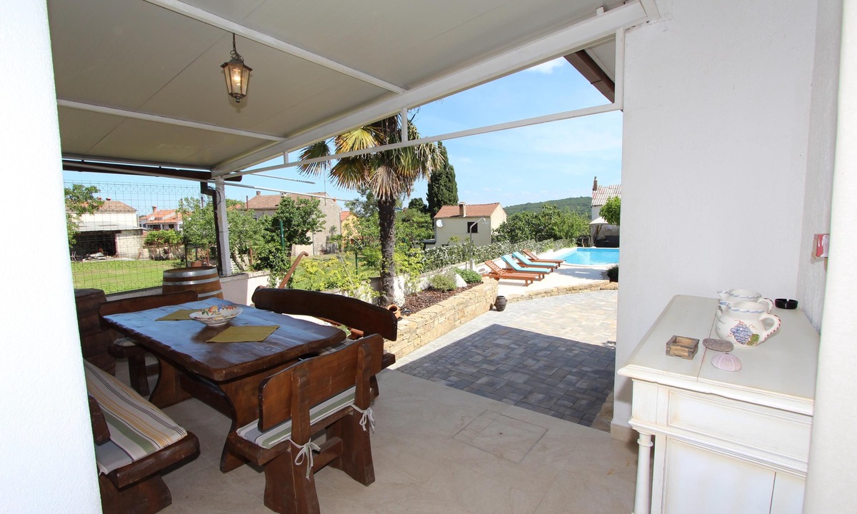 Rovinjsko Selo Apartment | Apartments with Shared Pool Midea 2