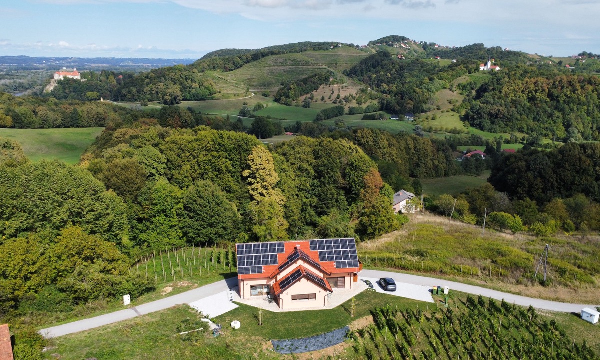 Gorisnica House | Cozy 2-bedroom house in charming Gradišča with AC and Sauna