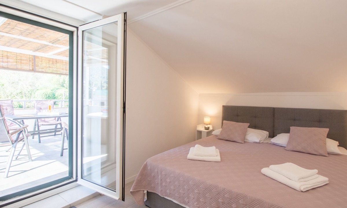 Hodilje House | Holiday Home Riva