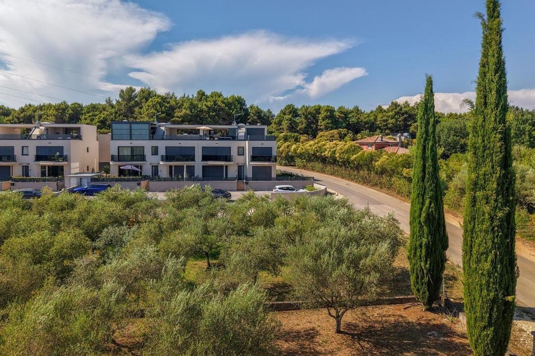Frata Apartment | Luxury Apartment Olearis