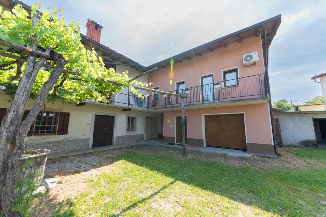 Miren-Kostanjevica Apartment | Apartma Luketovi