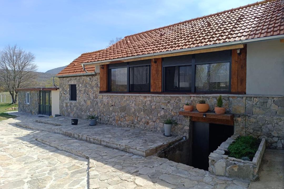 Cove Parja House | MORLAK - Guest House - Restaurant - Gated parking