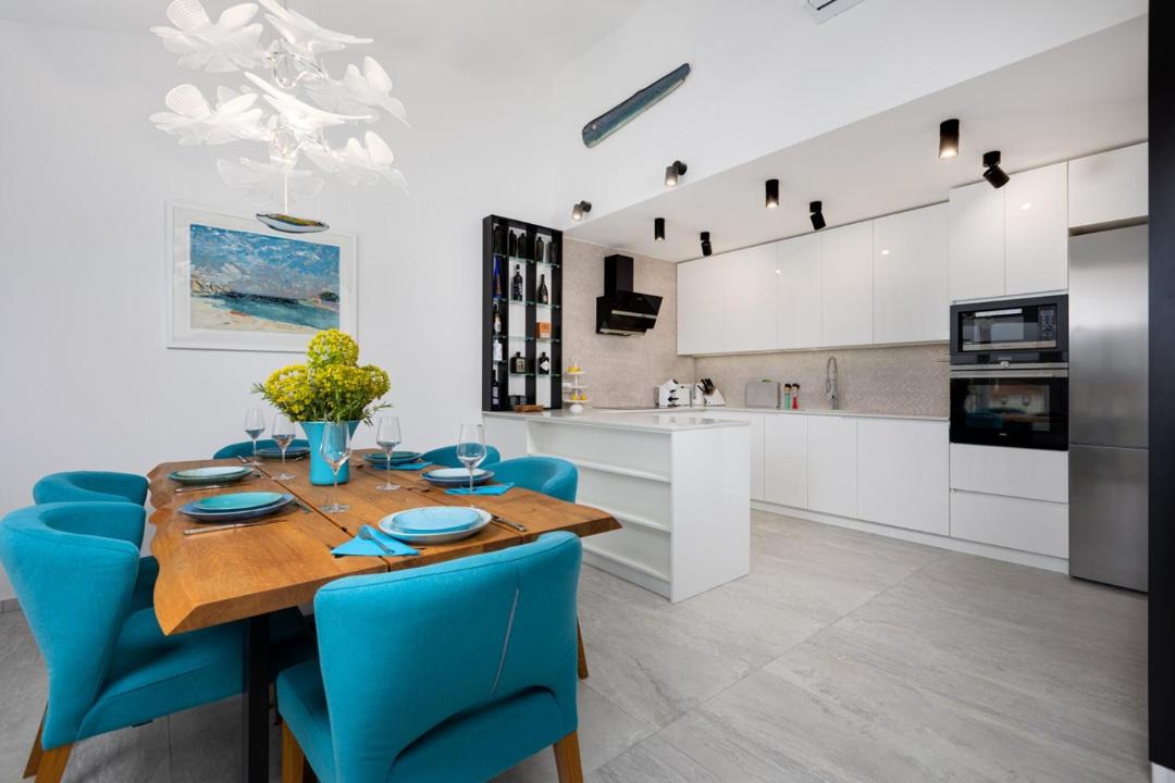 Punat House | Holiday Home PUNAT OASIS with breathtaking Sunset & Sea View