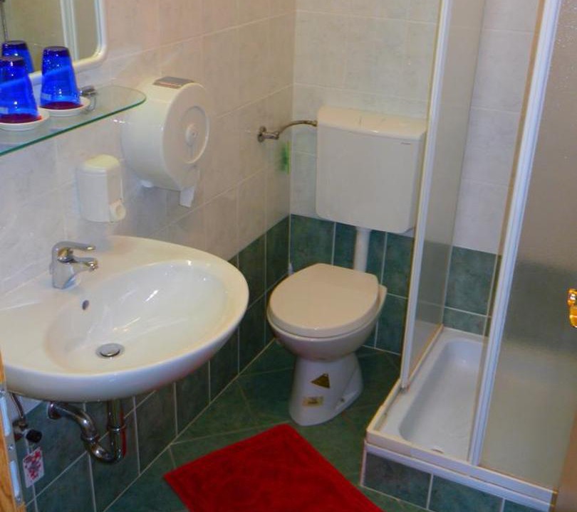 Predjama House | Gostilna Stara Pošta