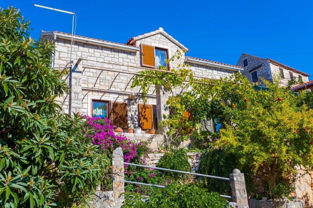 Lozisca House | Holiday house with a parking space Lozisca - Brac - 15444