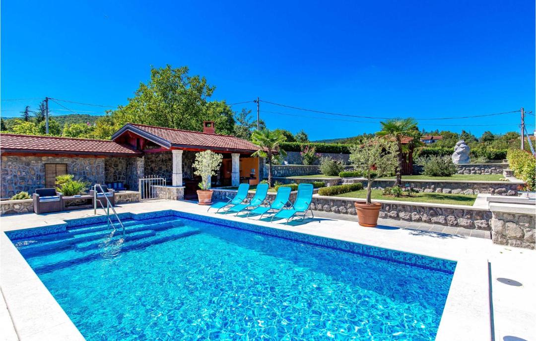 Veli Brgud House | Awesome Home In Jurdani