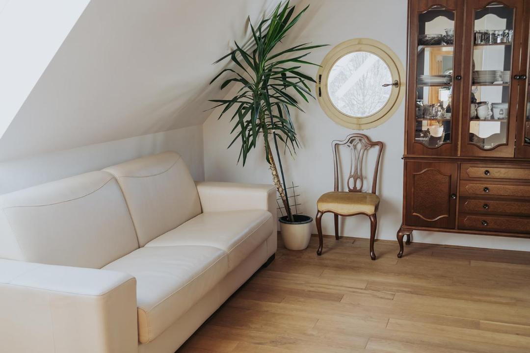 Sentjost Nad Horjulom Apartment | Apartments Možinetova hiša