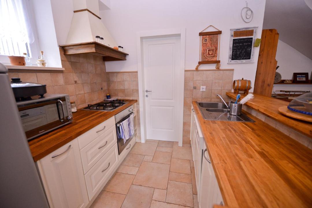 Zubovici House | Holiday Home Fiola