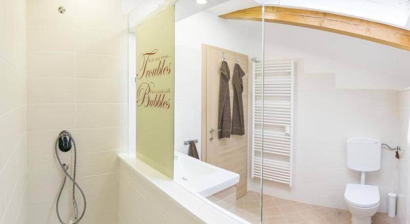 Photo of Bathroom in Kras